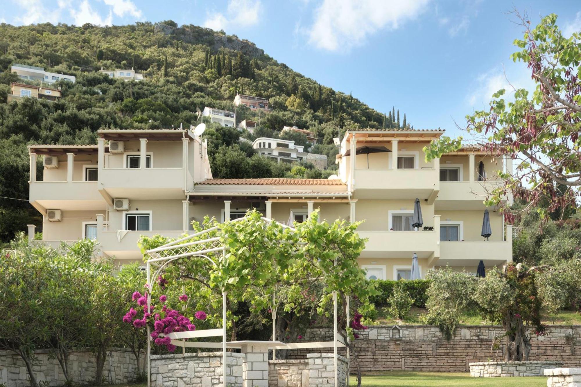 Krouzeri Beach Apartments Nisaki  Exterior photo