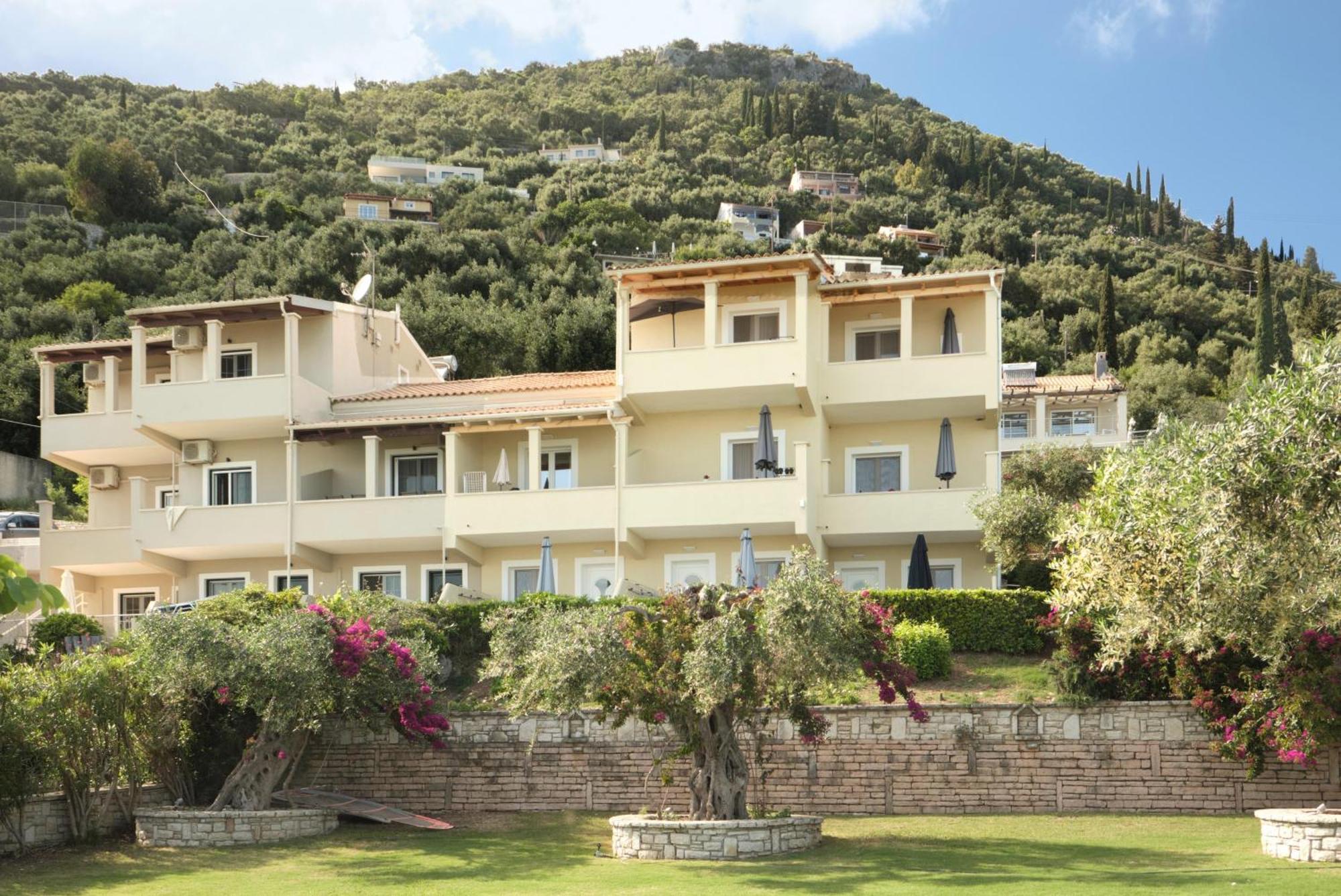 Krouzeri Beach Apartments Nisaki  Exterior photo