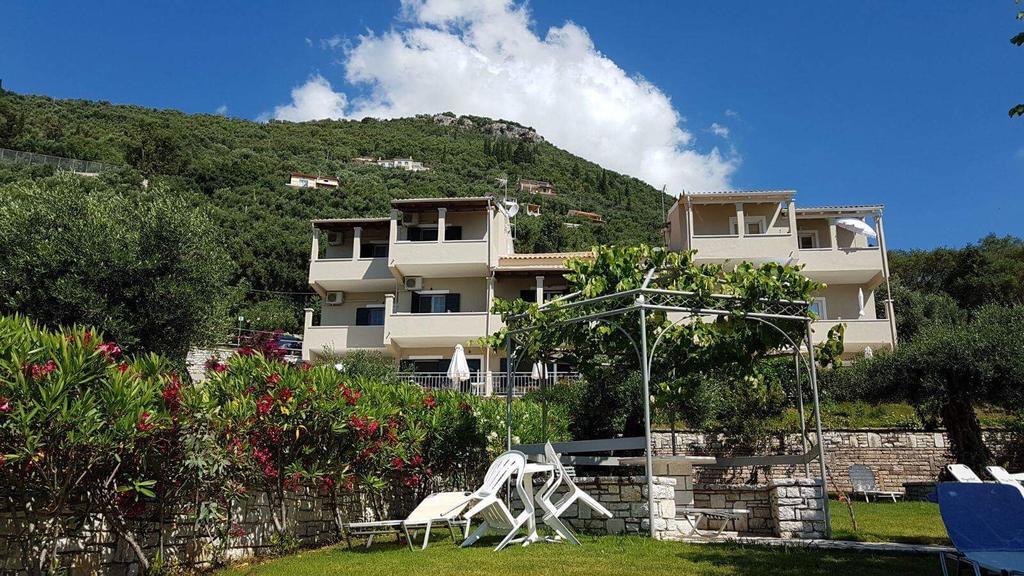 Krouzeri Beach Apartments Nisaki  Exterior photo