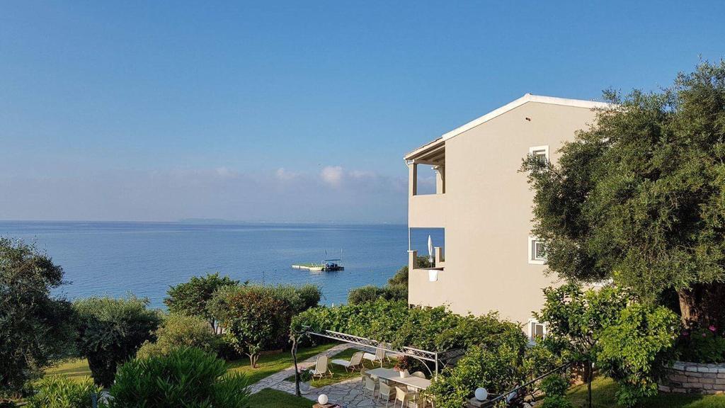 Krouzeri Beach Apartments Nisaki  Exterior photo